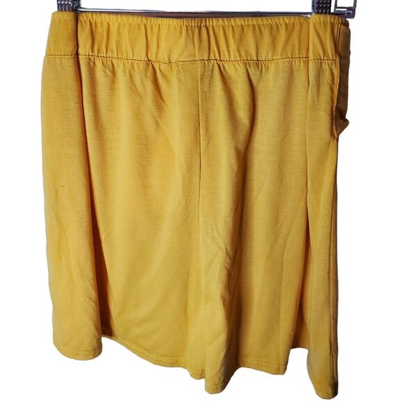 Jennifer Lauren 2X Yellow Pull On Tie Waist Knit Shorts - Picture 3 of 5